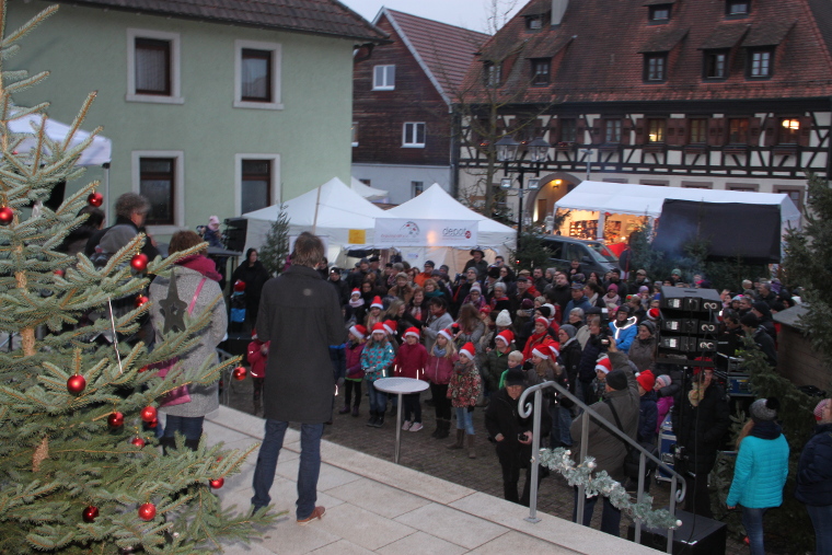 03 Der Jubiläumsweihnachtsmarkt wurde offiziell eröffnet